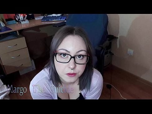 ❤️ Sexy Girl with Glasses Sucks Dildo Deeply on Camera ️ Bella porno à noi ️❤
