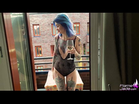 ❤️ Ragazza tremenda chì succhia cù una bocca è cazzo appassionatamente sottu à u celu apertu ️ Bella porno à noi ️❤